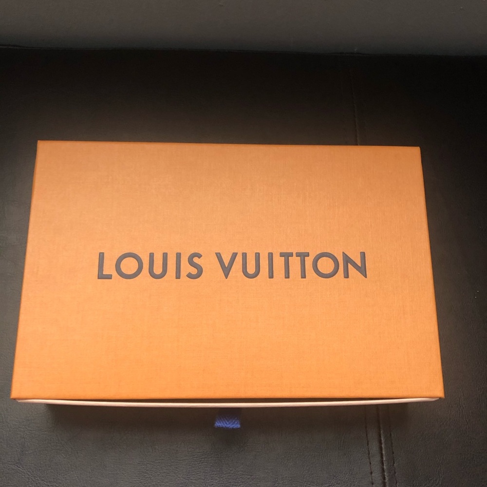 Authentic LV Sarah Wallet